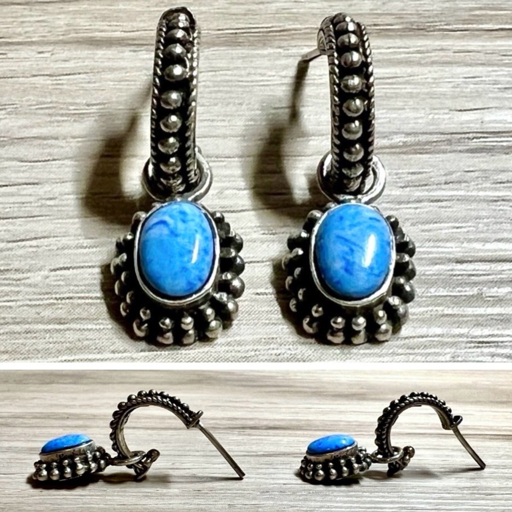 Vintage Designer Signed SE
Pebbled Sterling Silver Blue Turqoiuse Drop Earrings